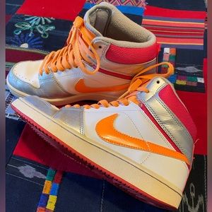 -SOLD- NiKe Dunks high tops